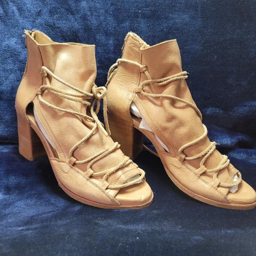 Baske California Heels - Picture 2 of 6